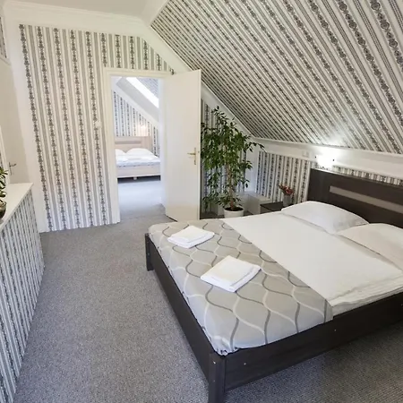 Panzio Status Apartment Hajduszoboszlo Exterior photo