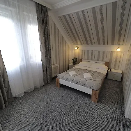 Panzio Status Apartment Hajduszoboszlo Exterior photo